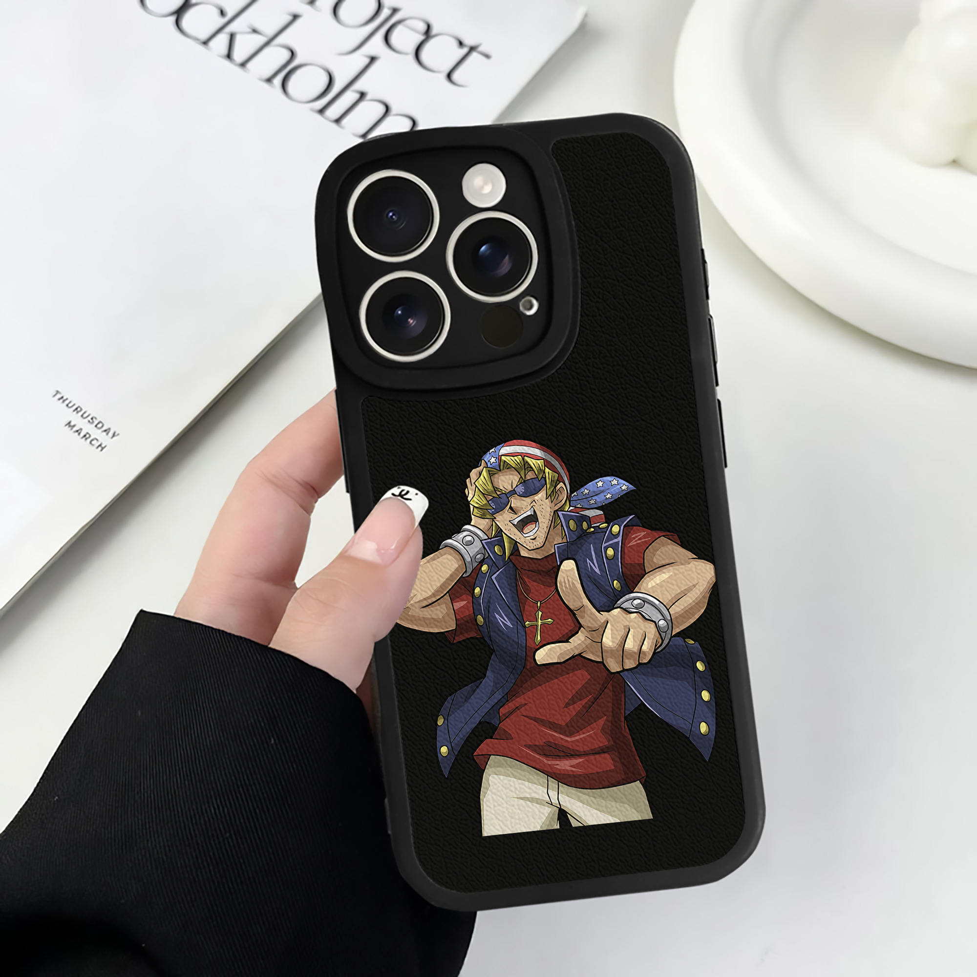 （画像用） 遊☆戯☆王 Yu-Gi-Oh! 【iPhone 16シリーズ対応】シリコンスマホケース（レザー調） 材質：シリコン
